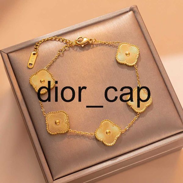 luxury designer bracelet four leaf clover charm bracelets for woman elegant fashion 18k gold shell chain mother women girls holiday birthday, Golden;silver
luxury designer bracelet four leaf clover charm bracelets for woman elegant fashion 18k gold shell chain mother women girls holiday birthday, Golden;silver