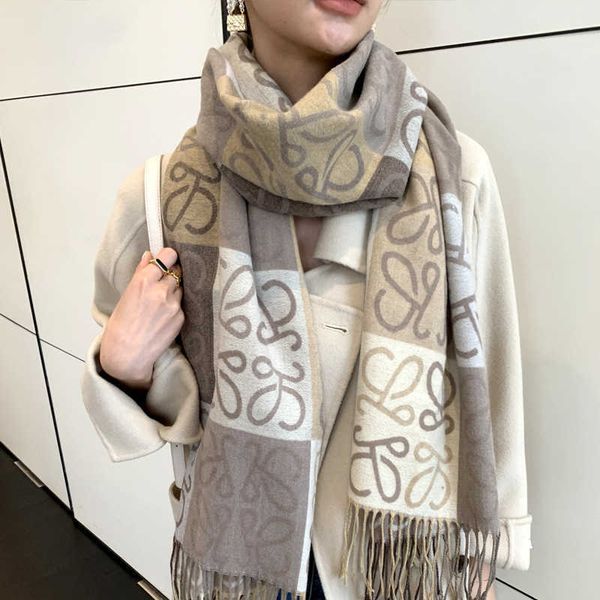 luo 2021 new imitation cashmere gold wire checkerboard color matching scarf women's autumn and winter versatile korean shawl, Blue;gray
luo 2021 new imitation cashmere gold wire checkerboard color matching scarf women's autumn and winter versatile korean shawl, Blue;gray
