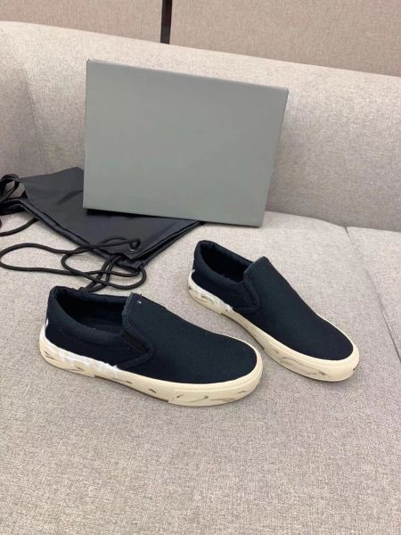 paris slip sneaker luxury designer men women classics kicking a lazy person canvas shoe fashion rubber retro cuff outdoors letter graffiti s, Black
paris slip sneaker luxury designer men women classics kicking a lazy person canvas shoe fashion rubber retro cuff outdoors letter graffiti s, Black