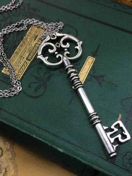 women's accessories 1pc fashionable zinc alloy key charm necklace for men women for daily decoration, Silver
women's accessories 1pc fashionable zinc alloy key charm necklace for men women for daily decoration, Silver