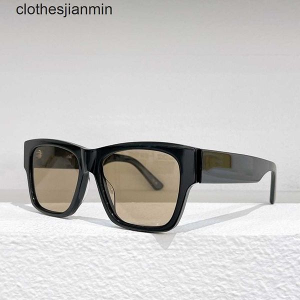 2023 fashion design sunglasses %80 factory wholesale and retail family b's new tiktok online celebrity personality japane korean sungla, White;black
2023 fashion design sunglasses %80 factory wholesale and retail family b's new tiktok online celebrity personality japane korean sungla, White;black