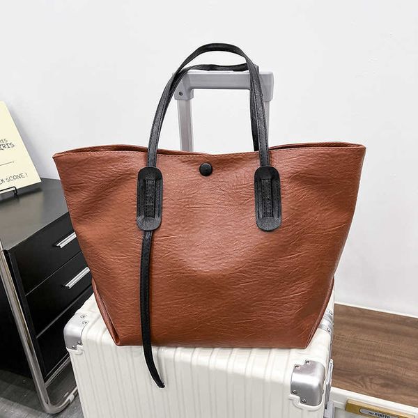 large capacity bag for women in 2023 new niche design versatile one shoulder bag casual portable commuting tote bag trend
large capacity bag for women in 2023 new niche design versatile one shoulder bag casual portable commuting tote bag trend