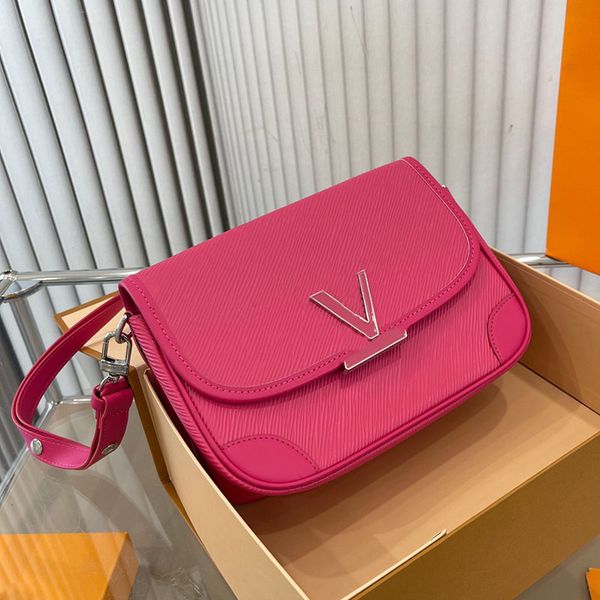 women designer flap bag water proof enameled gold letter metal hardware adjustable leather strap old flower medium shoulder handbag luxury p
women designer flap bag water proof enameled gold letter metal hardware adjustable leather strap old flower medium shoulder handbag luxury p