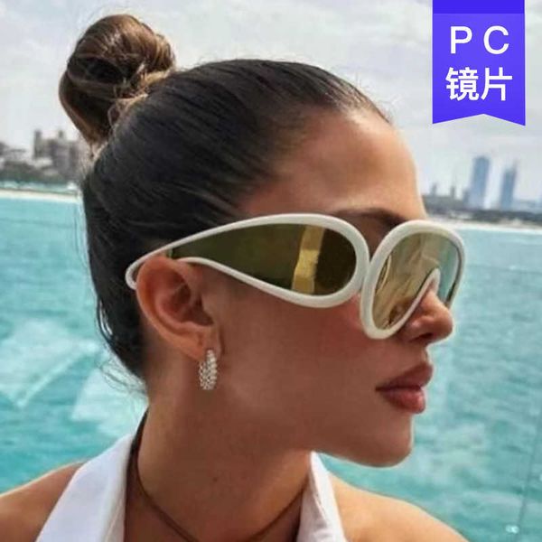 trendy stylish connected sunglasses women's pc pieces personalized large frame ins glasses, White;black
trendy stylish connected sunglasses women's pc pieces personalized large frame ins glasses, White;black