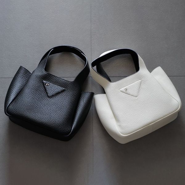 womens luxury prad cowhide pochette clutch bags triangle mens luxury designer shoulder handbag crossbody bag handle fashion genuine leather
womens luxury prad cowhide pochette clutch bags triangle mens luxury designer shoulder handbag crossbody bag handle fashion genuine leather