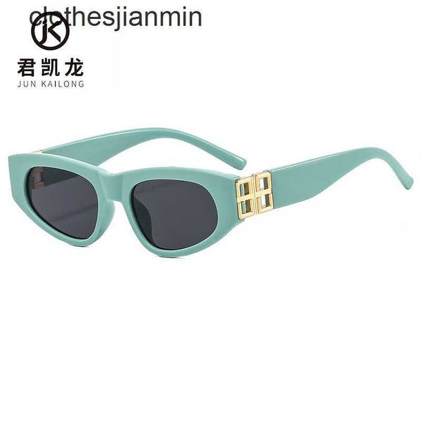 2023 fashion design sunglasses %80 factory wholesale and retail 936 new cat's eye frame female family b glass beach sunglass personalit, White;black
2023 fashion design sunglasses %80 factory wholesale and retail 936 new cat's eye frame female family b glass beach sunglass personalit, White;black