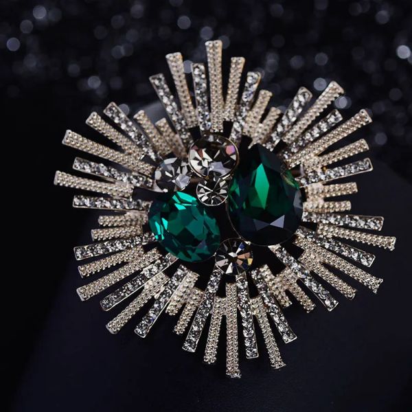 crystal brooches luxury full flashing for women corsage coat suit pin accessories woman broche fashion christmas gifts jewelry, Gray
crystal brooches luxury full flashing for women corsage coat suit pin accessories woman broche fashion christmas gifts jewelry, Gray