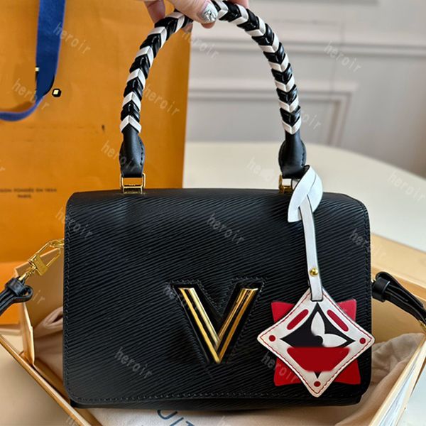 luxury designer shoulder bag handbag fashion twist bags simple leather small square brand crossbody purse wallet popular metal chain v shape
luxury designer shoulder bag handbag fashion twist bags simple leather small square brand crossbody purse wallet popular metal chain v shape