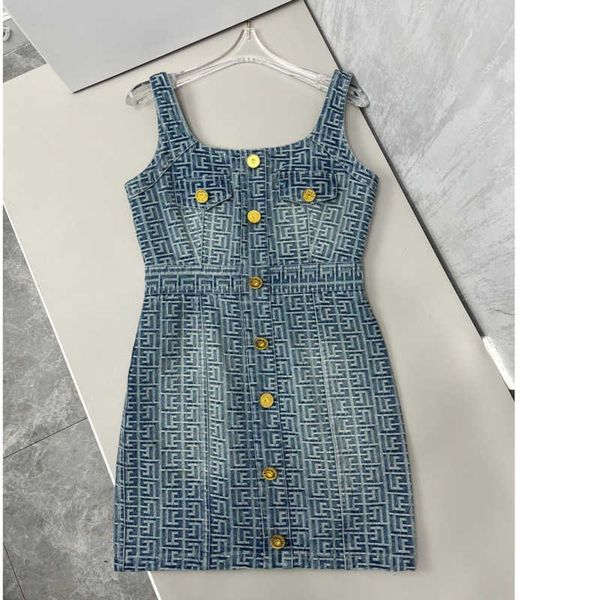 2023 elegant lady luxury letter pattern ladies gold button pocket dress women fashion single breasted denim dresses, Black;gray
2023 elegant lady luxury letter pattern ladies gold button pocket dress women fashion single breasted denim dresses, Black;gray