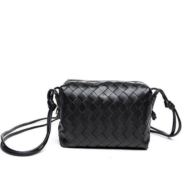 designer bag diagonal straddle women's bag fashionable fashion fashion layer sheepskin woven women's bag wide plaid shell bag wome
designer bag diagonal straddle women's bag fashionable fashion fashion layer sheepskin woven women's bag wide plaid shell bag wome