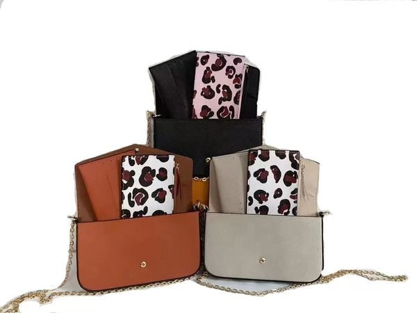 2023 luxurys designers bags handbag purses woman fashion clutch purse by the pool multi pochette felicie chain bag with box dustbag #8888, Black;red
2023 luxurys designers bags handbag purses woman fashion clutch purse by the pool multi pochette felicie chain bag with box dustbag #8888, Black;red