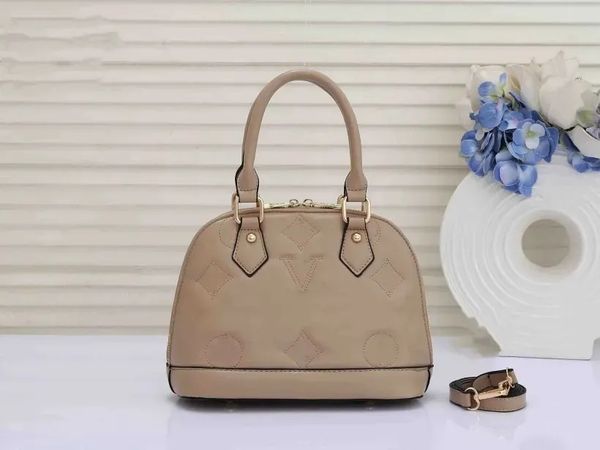 luxurys designer shell bag alma bb embroidery thread embossing pu leather classic ladies handbag women cossbody purse handbags shoulder bags
luxurys designer shell bag alma bb embroidery thread embossing pu leather classic ladies handbag women cossbody purse handbags shoulder bags