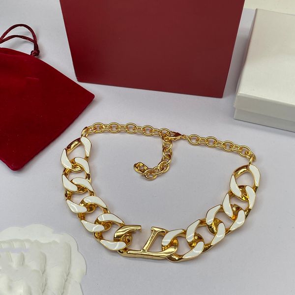 woman v logo pendant necklaces v letter designer pearl luxury metal jewelry women brand big gold silver necklace banquet senior accessories
woman v logo pendant necklaces v letter designer pearl luxury metal jewelry women brand big gold silver necklace banquet senior accessories