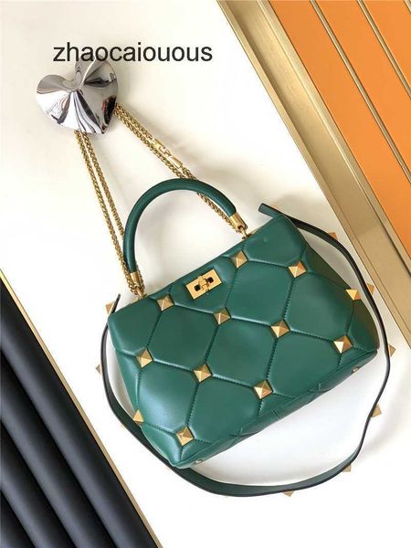 luxury valentins bag classic lady's handbags women bags crossbody riveted beach designer 2023 fashion sheepskin large capacity bucket l
luxury valentins bag classic lady's handbags women bags crossbody riveted beach designer 2023 fashion sheepskin large capacity bucket l
