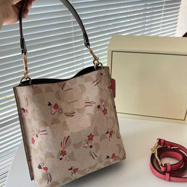 coabag bucket bags women luxury shoulder designer bags cute star cherry leather handbag vintage tote bag fashion purses 230207
coabag bucket bags women luxury shoulder designer bags cute star cherry leather handbag vintage tote bag fashion purses 230207