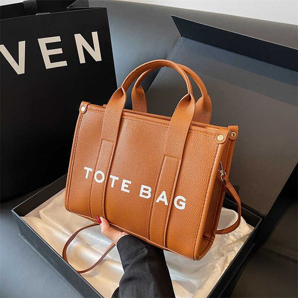 pu letter printing trend personalized daily new women's bag fashionable and westernized simple one shoulder portable small square purse
pu letter printing trend personalized daily new women's bag fashionable and westernized simple one shoulder portable small square purse
