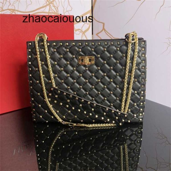 shoulder chain bag outdoor luxury classic star lady's bag valentins v sky sheepskin cowhide new crossbody fashionable personality under
shoulder chain bag outdoor luxury classic star lady's bag valentins v sky sheepskin cowhide new crossbody fashionable personality under