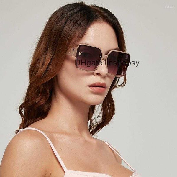 sunglasses women's h large box men's sunshade runway show hollowed out fashion ins red trend korean, White;black
sunglasses women's h large box men's sunshade runway show hollowed out fashion ins red trend korean, White;black