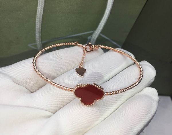 theme fashion bracelet van luxury cleef women's designer 18k plating rose silver shell women's gold chain fashion jewelry svbjde, Golden;silver
theme fashion bracelet van luxury cleef women's designer 18k plating rose silver shell women's gold chain fashion jewelry svbjde, Golden;silver