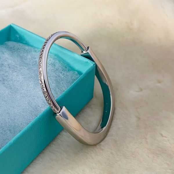 designer lock bracelet bangle steel silver gold bracelets for women men luxury jewelry with velvet bag high versionx0x2, Black
designer lock bracelet bangle steel silver gold bracelets for women men luxury jewelry with velvet bag high versionx0x2, Black