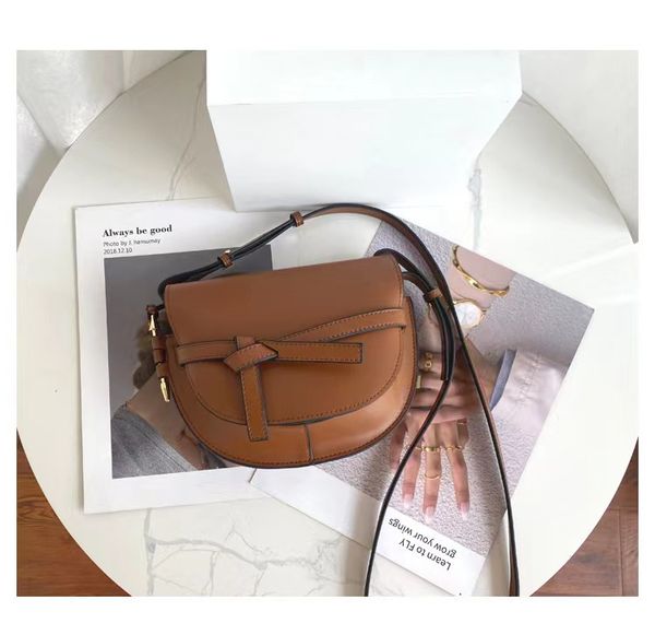 fashion new shoulder bag leather bow saddle armpit bag large 25*17*28 small 22*14*25 factory direct sales
fashion new shoulder bag leather bow saddle armpit bag large 25*17*28 small 22*14*25 factory direct sales