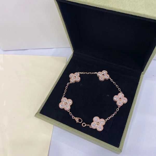 luxury v brand clover designer charm bracelets for women 18k gold white red blue mother of pearl 4 leaf shining crystal diamond loveso2h, Golden;silver
luxury v brand clover designer charm bracelets for women 18k gold white red blue mother of pearl 4 leaf shining crystal diamond loveso2h, Golden;silver
