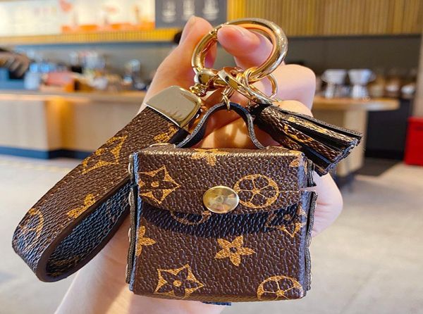 designer airpods cases keychains rings fashion brown flower key chains women pu leather pendant bag charms keyring trinkets car ke2045312, Slivery;golden
designer airpods cases keychains rings fashion brown flower key chains women pu leather pendant bag charms keyring trinkets car ke2045312, Slivery;golden