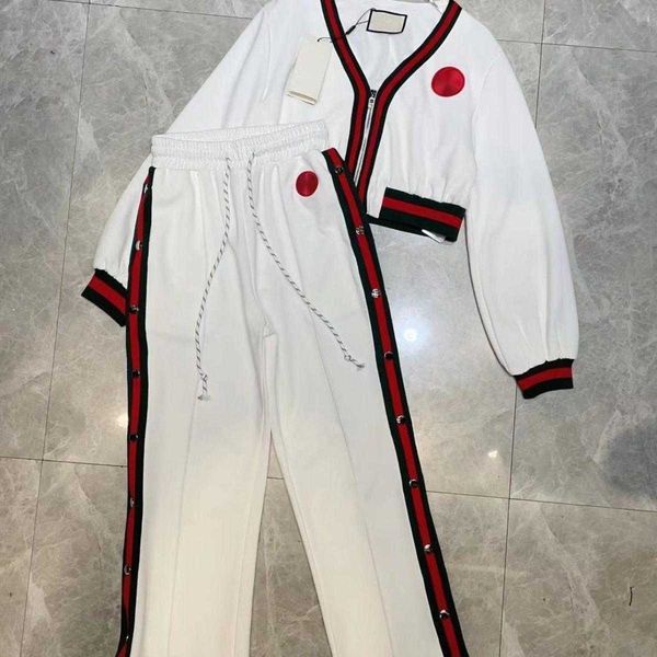 v-neck sweat suit women tracksuit classic embroidered jackets pants womens sports suit designer jacket sweatpants two-piece set luxury cloth, Gray
v-neck sweat suit women tracksuit classic embroidered jackets pants womens sports suit designer jacket sweatpants two-piece set luxury cloth, Gray