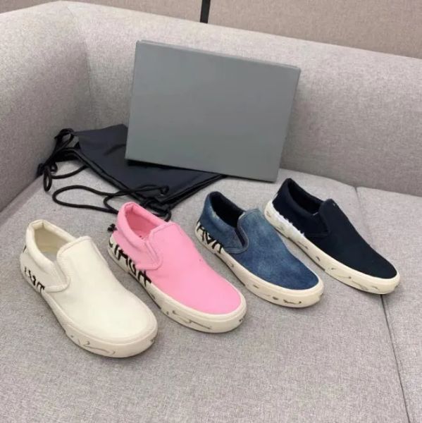 paris slip sneaker luxury designer men women classics kicking a lazy person canvas shoe fashion rubber retro cuff outdoors letter graffiti s, Black
paris slip sneaker luxury designer men women classics kicking a lazy person canvas shoe fashion rubber retro cuff outdoors letter graffiti s, Black