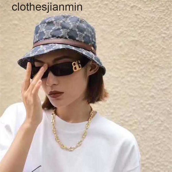 2023 fashion design sunglasses %80 factory wholesale and retail new large metal accsori mirror legs fashion sunglass women's gorgeous s, White;black
2023 fashion design sunglasses %80 factory wholesale and retail new large metal accsori mirror legs fashion sunglass women's gorgeous s, White;black
