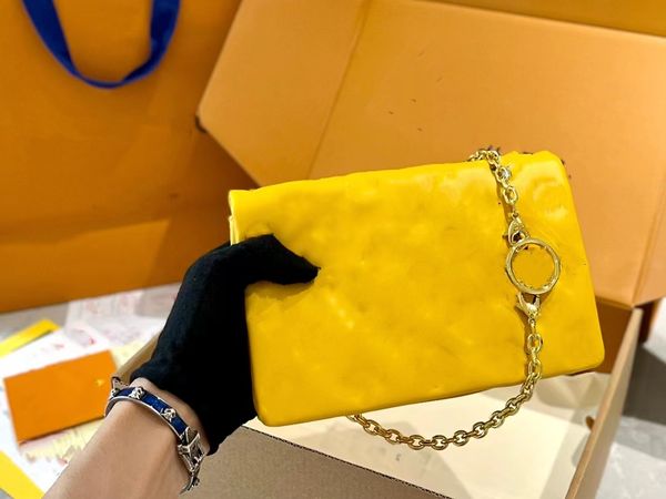 new fashion design in spring and summer 2023 women's organ handbag multi-purpose handbag is flat this handbag has a widesimple and gene
new fashion design in spring and summer 2023 women's organ handbag multi-purpose handbag is flat this handbag has a widesimple and gene
