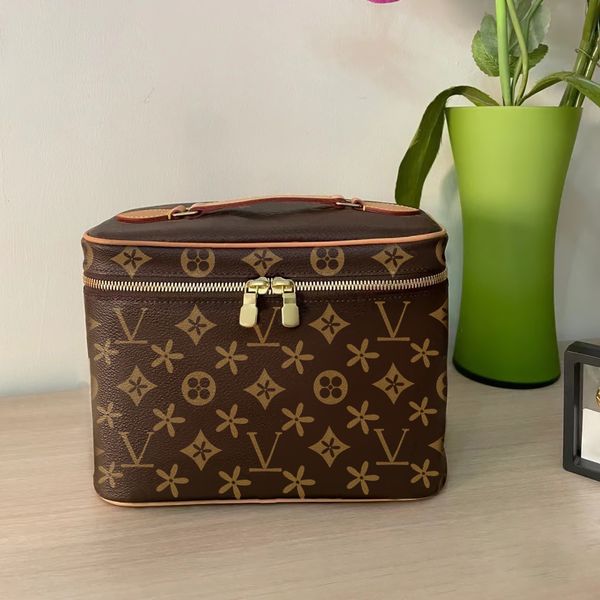 luxury designer nice vanity handbag cosmetic bags genuine leather crossbody shopper travel tote bag women wallet mens m44935 large pockets h
luxury designer nice vanity handbag cosmetic bags genuine leather crossbody shopper travel tote bag women wallet mens m44935 large pockets h