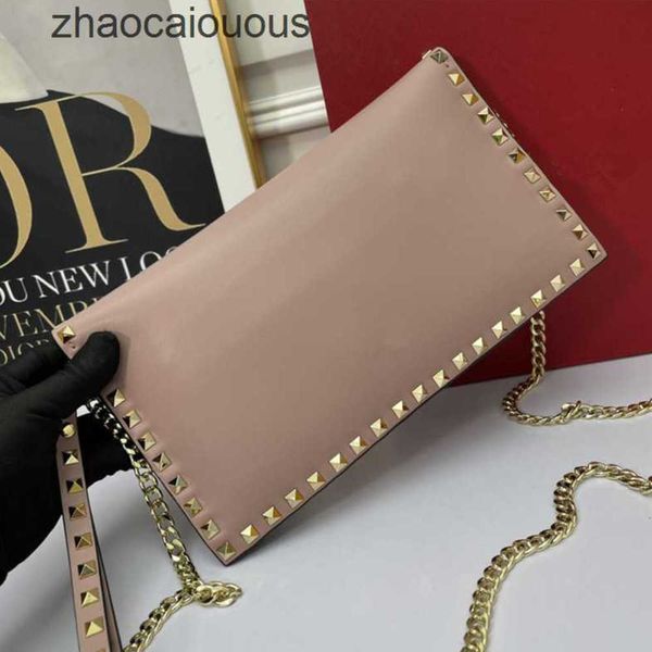new designer valentinoz lady's bag beach riveted handbags bags luxury classic cowhide women crossbody metal fashion large capacity leat
new designer valentinoz lady's bag beach riveted handbags bags luxury classic cowhide women crossbody metal fashion large capacity leat