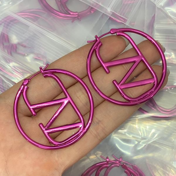 woman v logo stud earrings v letter gold love internet celebrity hoop earing designer pearl orecchini luxury women big earings jewelry 965, Golden
woman v logo stud earrings v letter gold love internet celebrity hoop earing designer pearl orecchini luxury women big earings jewelry 965, Golden