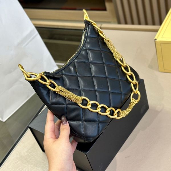 women's handbag designer bag fashion chain bag classic diamond gotot bag alphabet large capacity shopping bag premium elegant underarm
women's handbag designer bag fashion chain bag classic diamond gotot bag alphabet large capacity shopping bag premium elegant underarm