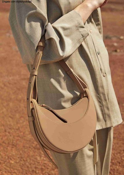 luxury bag women handbag designer bag fashion saddle bag solid color bag crossbody bag ladies underarm bag daily leisure bag tote bag should
luxury bag women handbag designer bag fashion saddle bag solid color bag crossbody bag ladies underarm bag daily leisure bag tote bag should