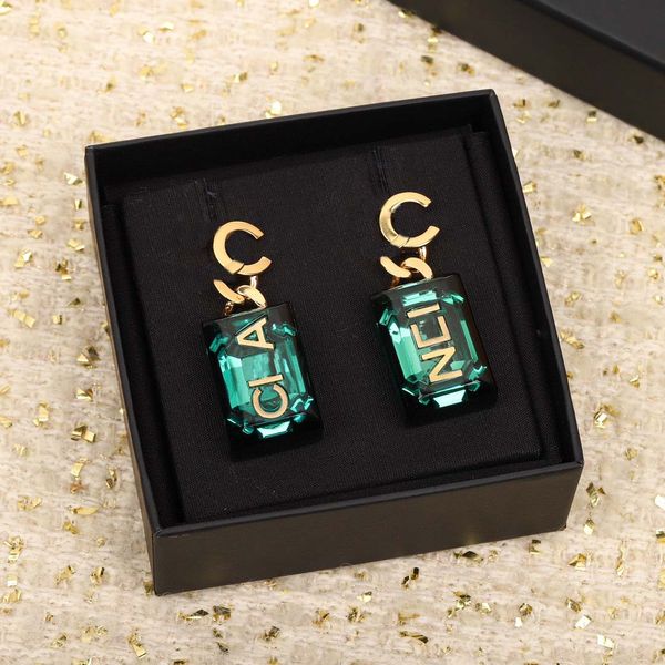 2023 luxury quality charm drop earring rectangle shape with green color and 18k gold plated crystal style have box stamp ps7372b, Golden
2023 luxury quality charm drop earring rectangle shape with green color and 18k gold plated crystal style have box stamp ps7372b, Golden