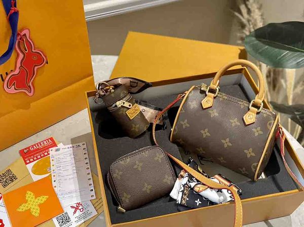 2023 designer bag nano speedy crossbody bag mini bucket lipstick wallet shoulder bag women's handbag hanging bag colorful leather craft
2023 designer bag nano speedy crossbody bag mini bucket lipstick wallet shoulder bag women's handbag hanging bag colorful leather craft