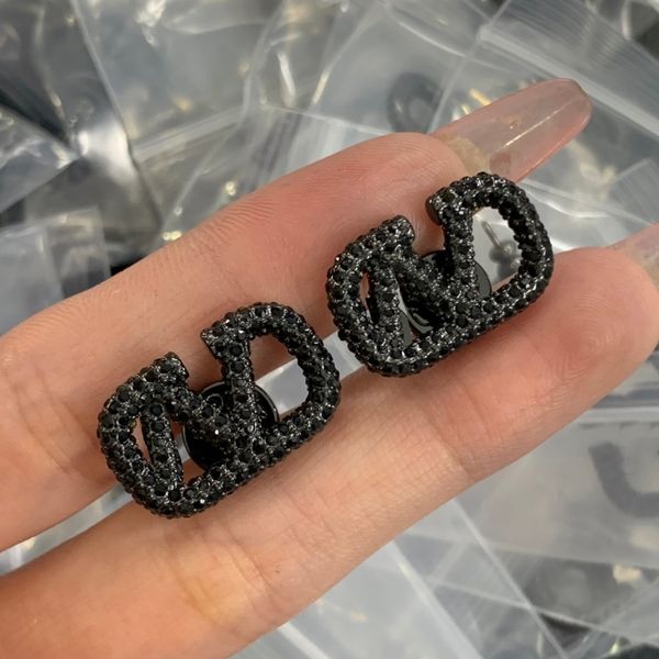 woman v logo stud earrings letter v gold love internet celebrity hoop earing designer pearl orecchini luxury women big earings jewelry, Golden
woman v logo stud earrings letter v gold love internet celebrity hoop earing designer pearl orecchini luxury women big earings jewelry, Golden