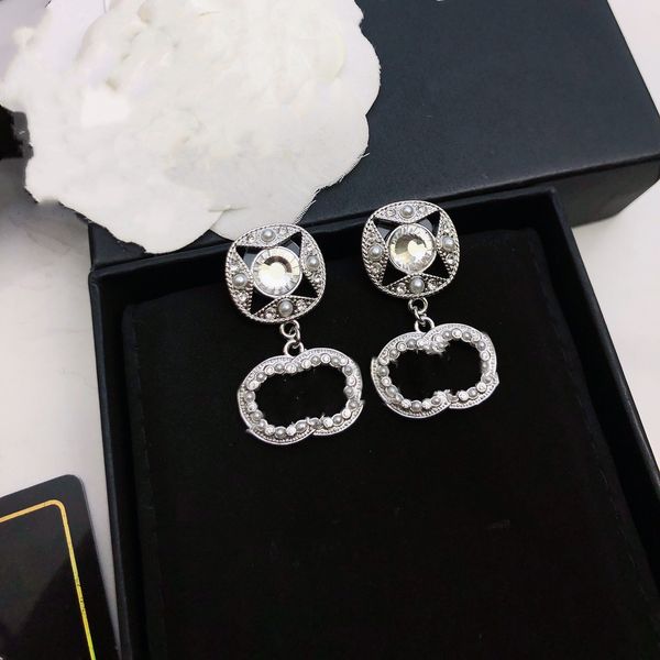 2023 various new mixed luxury brand designers double letters c stud geometric famous women channel crystal ccity earring wedding party jewel, Golden;silver
2023 various new mixed luxury brand designers double letters c stud geometric famous women channel crystal ccity earring wedding party jewel, Golden;silver