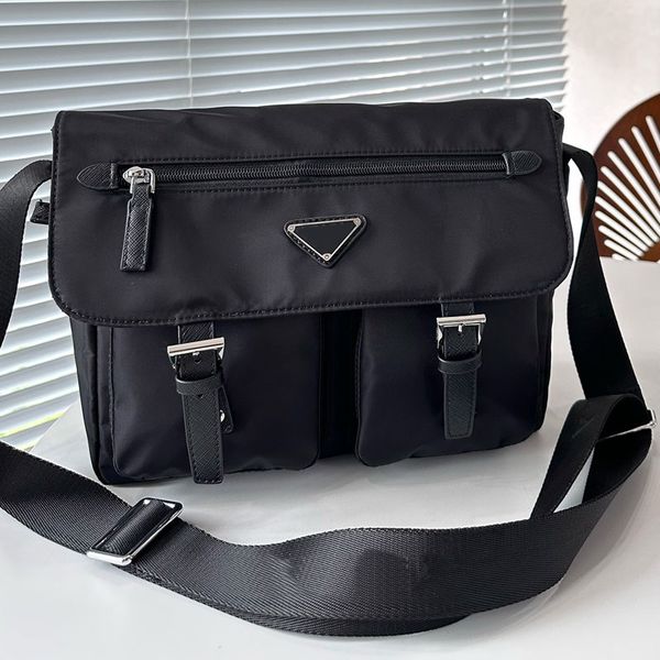 nylon messenger bag black flap shoulder bag designer crossbody purse triangle decoration zipper pocket shoulder strap print large capacity h
nylon messenger bag black flap shoulder bag designer crossbody purse triangle decoration zipper pocket shoulder strap print large capacity h