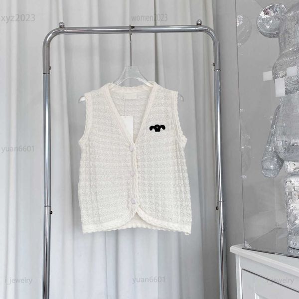 designer women knit vest girl v-neck jacket size s- logo button decoration lady sleeveless knit coat july10, Black;white
designer women knit vest girl v-neck jacket size s- logo button decoration lady sleeveless knit coat july10, Black;white