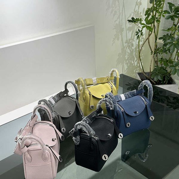 h ermes designer lindyss tote bags doctor for women locomotive wax line 19cm bag pillow mini small with all steel hardware diagonal cross ha
h ermes designer lindyss tote bags doctor for women locomotive wax line 19cm bag pillow mini small with all steel hardware diagonal cross ha