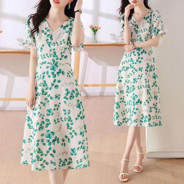 elegant green printing dress womens summer v neck waist controlled slimming temperament mid length french, Black;gray
elegant green printing dress womens summer v neck waist controlled slimming temperament mid length french, Black;gray