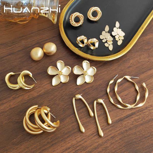 huanzhi vintage matte earrings flower stud for women stylish simple design geometry irregular multi element series charm jewelry l230620, Golden;silver
huanzhi vintage matte earrings flower stud for women stylish simple design geometry irregular multi element series charm jewelry l230620, Golden;silver
