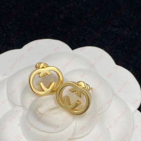 k gold solid color double letter stud earrings, designer fashion simple high sense, personalized ear bracket, banquet, gifts, with box, Golden;silver
k gold solid color double letter stud earrings, designer fashion simple high sense, personalized ear bracket, banquet, gifts, with box, Golden;silver