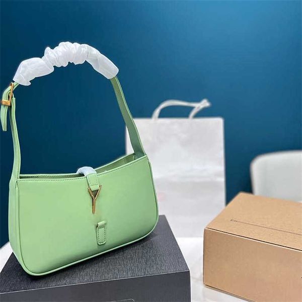 shoulder bags designer handbag women underarm bag classic vintage leather messenger purse lady fashion 230201
shoulder bags designer handbag women underarm bag classic vintage leather messenger purse lady fashion 230201