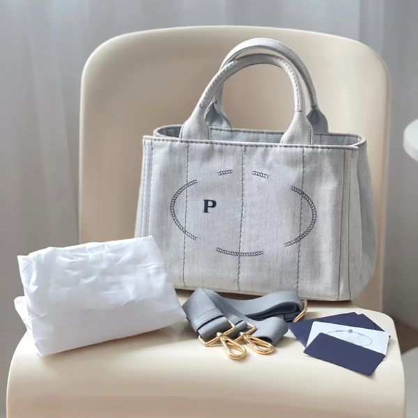 luxury prad pochette duffle luggage triangle cross body bags handle womens lady clutch hobo designer purses canvas bag mens shoulder handbag
luxury prad pochette duffle luggage triangle cross body bags handle womens lady clutch hobo designer purses canvas bag mens shoulder handbag