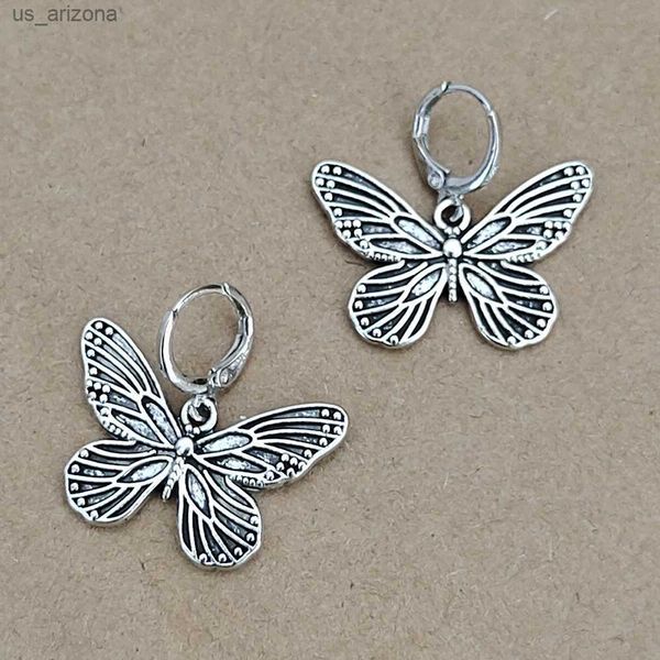 zx stylish butterfly statement earrings for women hip hop silver color hoop huggies earrings wholesale girl jewelry dropshipping l230620, Golden;silver
zx stylish butterfly statement earrings for women hip hop silver color hoop huggies earrings wholesale girl jewelry dropshipping l230620, Golden;silver