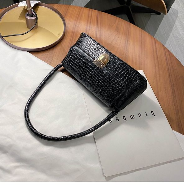 new 2020 butterfly chain bag korean fashion lingge one shoulder crossbody bag small square bag korean creative stone pattern shoulder bag
new 2020 butterfly chain bag korean fashion lingge one shoulder crossbody bag small square bag korean creative stone pattern shoulder bag
